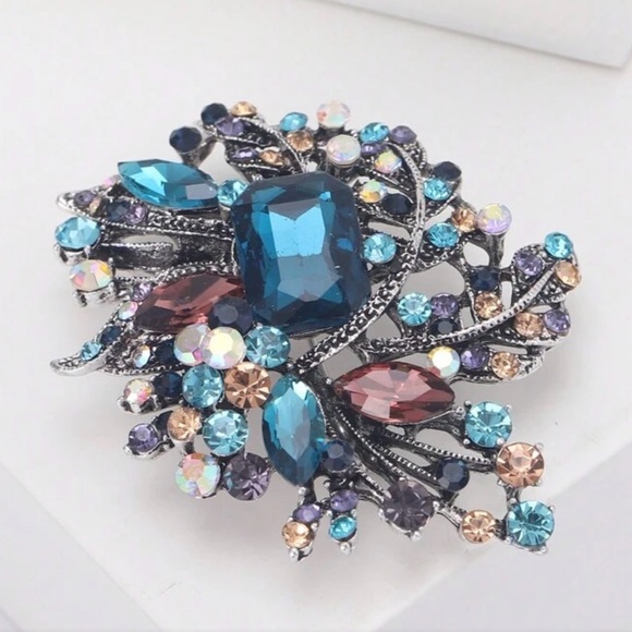 Quiet Luxury Boutique Jewelry - ✨NEW Regal Elegant Multicolor Brooch